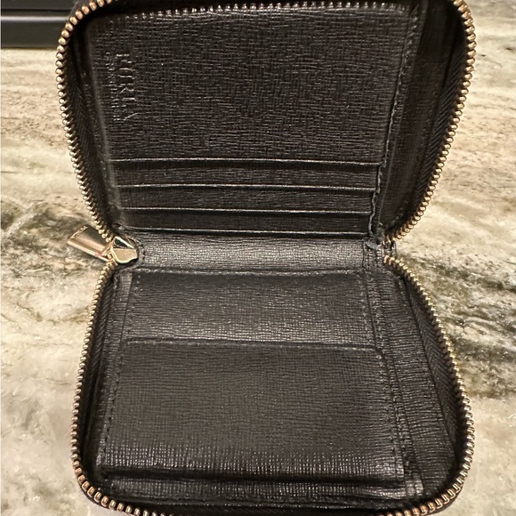 Furla saffiano leather Moschio zip around wallet - Picture 3 of 5